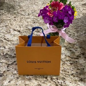 LV PAPER BAG!